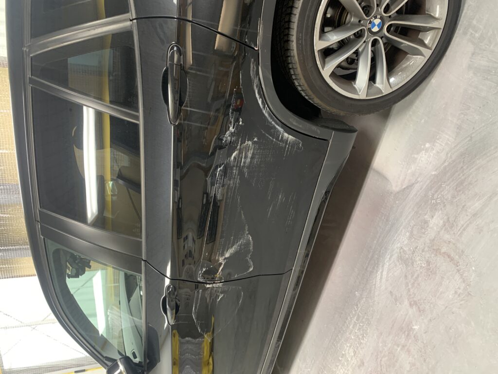 BMW X1 E84 キズへこみ 板金塗装修理