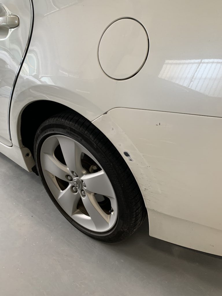 トヨタ プリウス ZVW30 キズへこみ 板金塗装修理