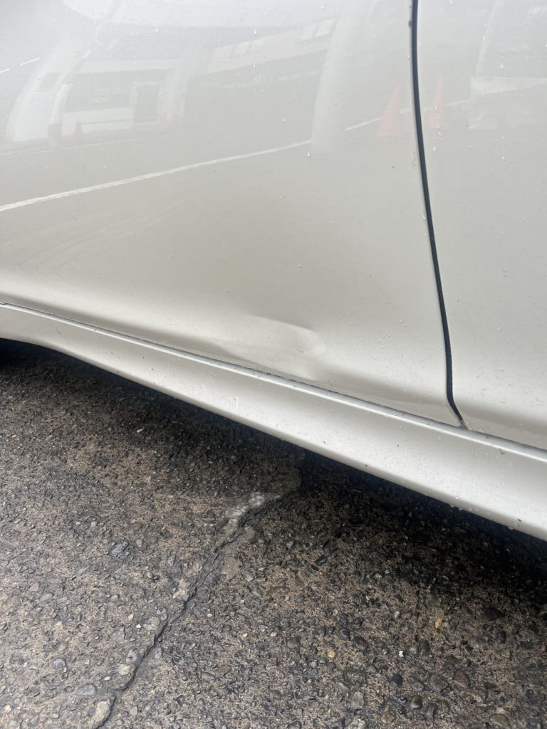 ニッサン フーガ Y51 アルミパネル キズへこみ 板金塗装修理