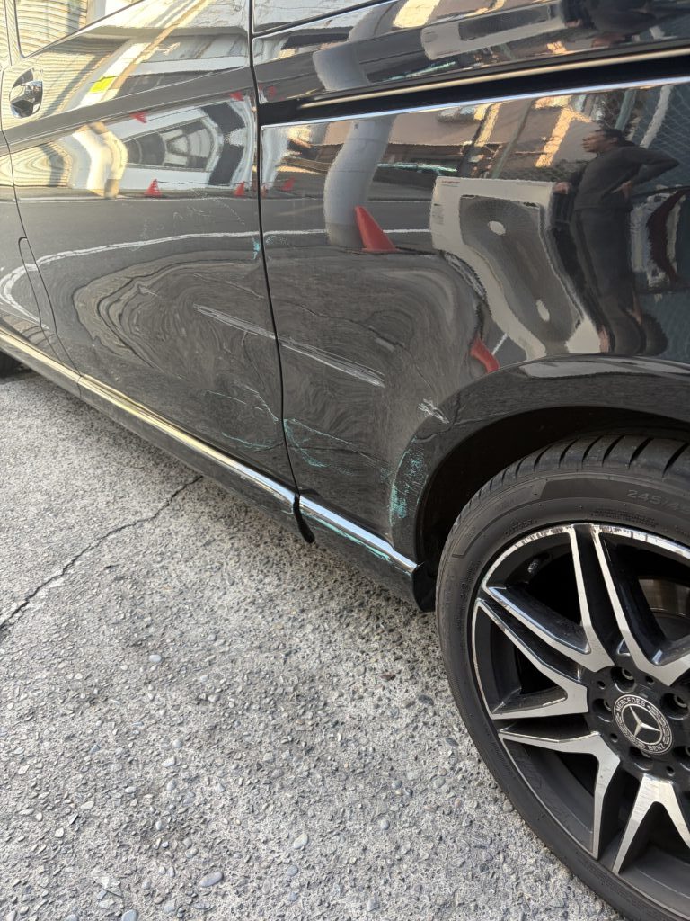 メルセデスベンツ V220d W447 キズへこみ 板金塗装修理