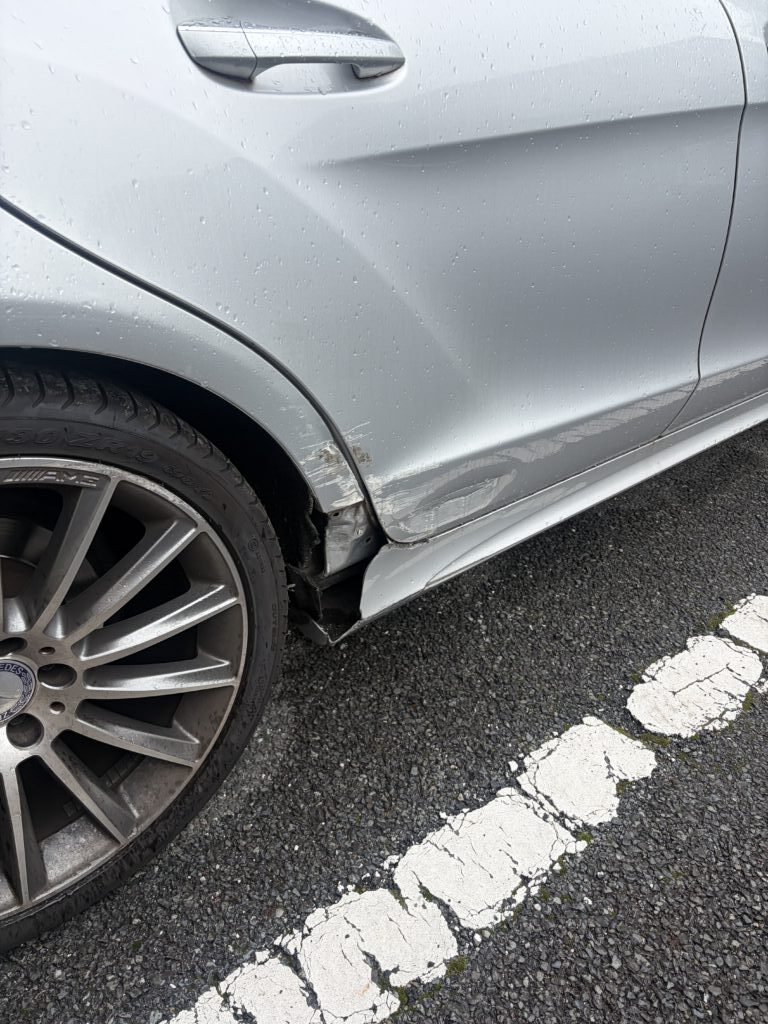 メルセデスベンツ CLS W218 キズへこみ リサイクルパーツ交換・鈑金塗装修理