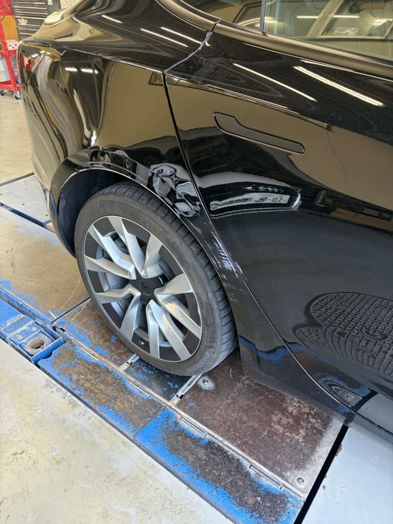 テスラ モデル3 キズへこみ 板金塗装修理